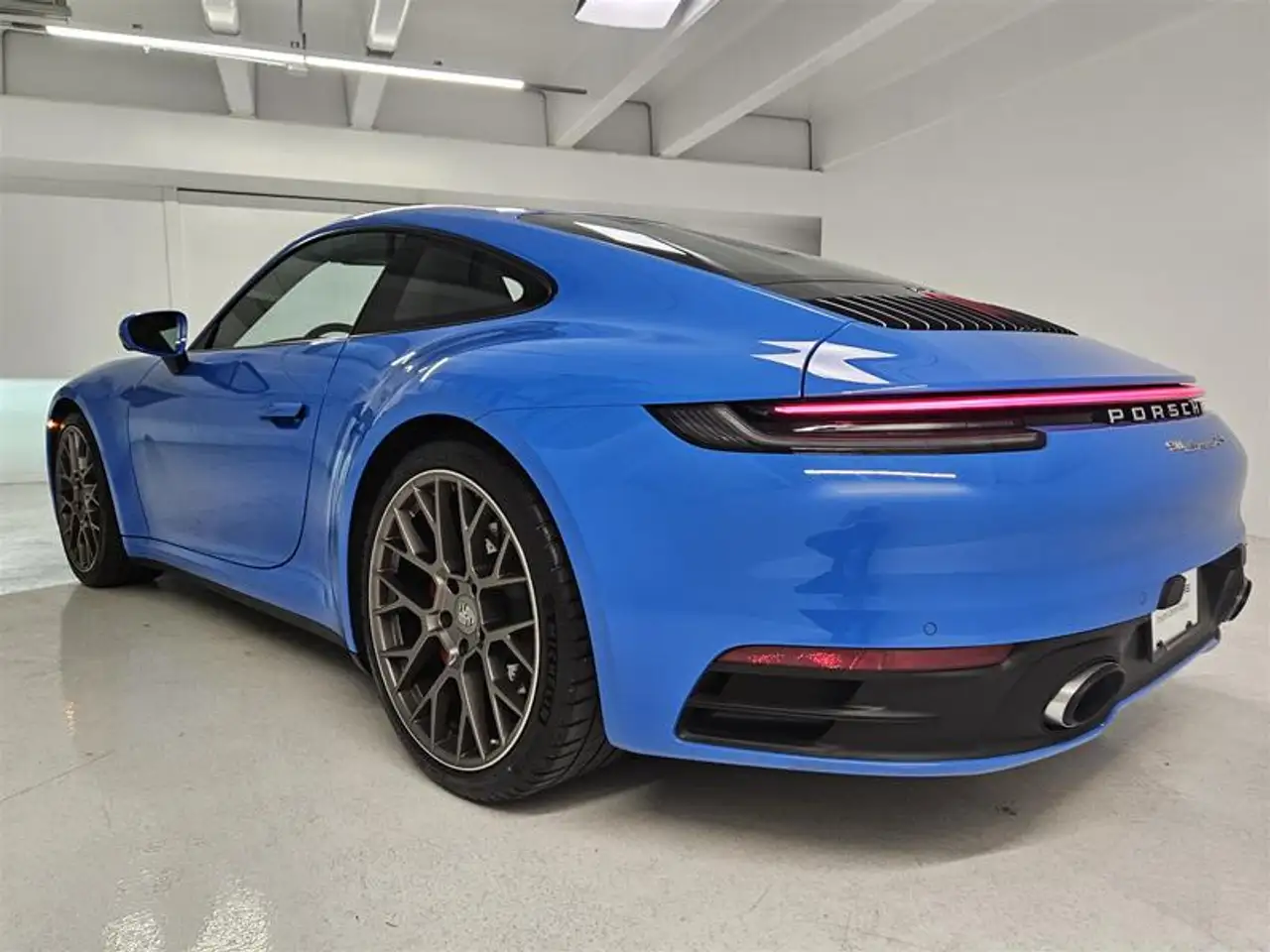 Porsche 911 - Image 3