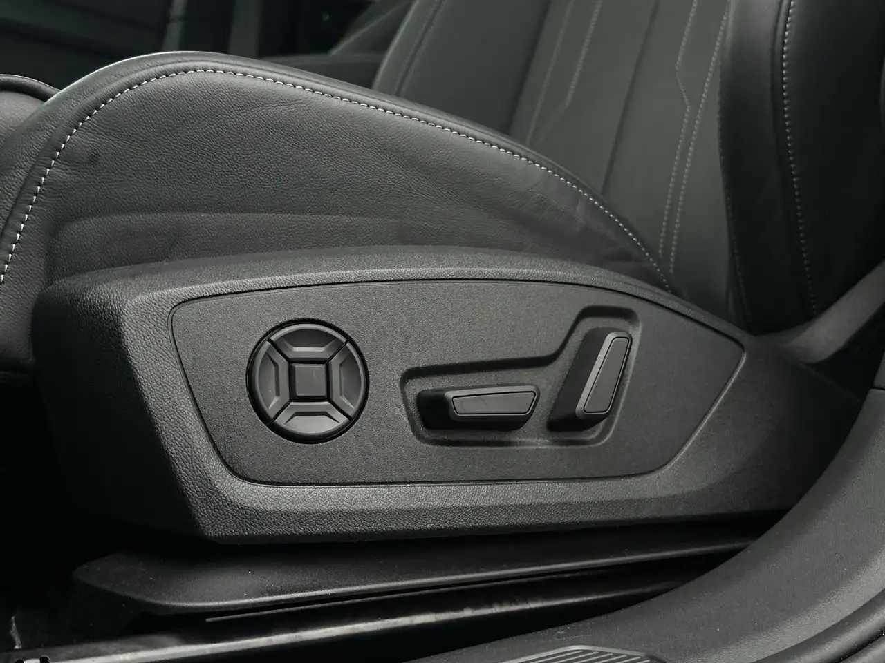 Audi Q4 e-tron - Image 20