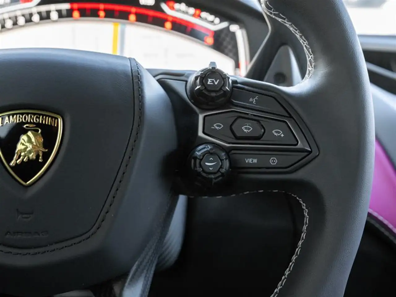Lamborghini Revuelto - Image 17