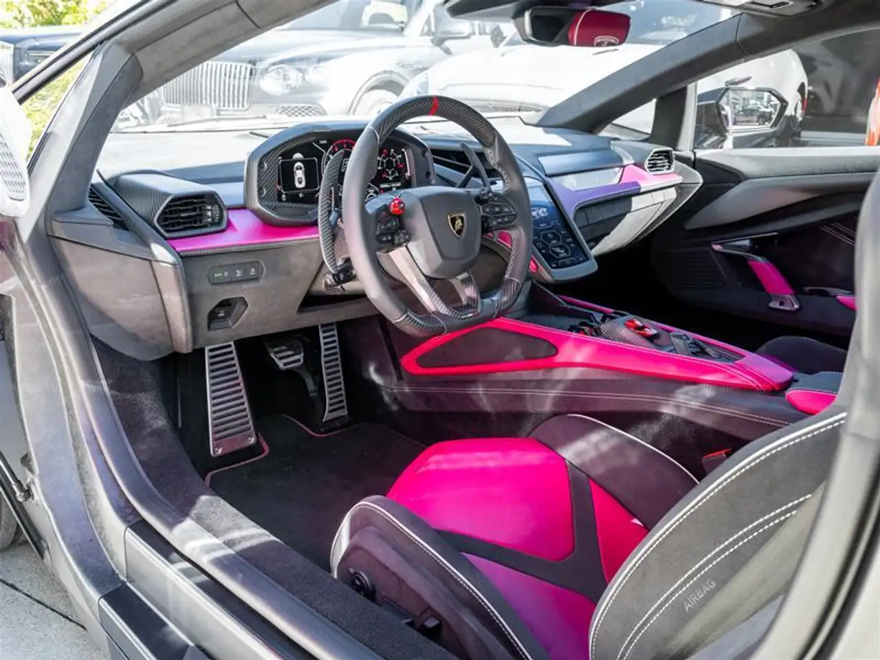Lamborghini Revuelto - Image 12