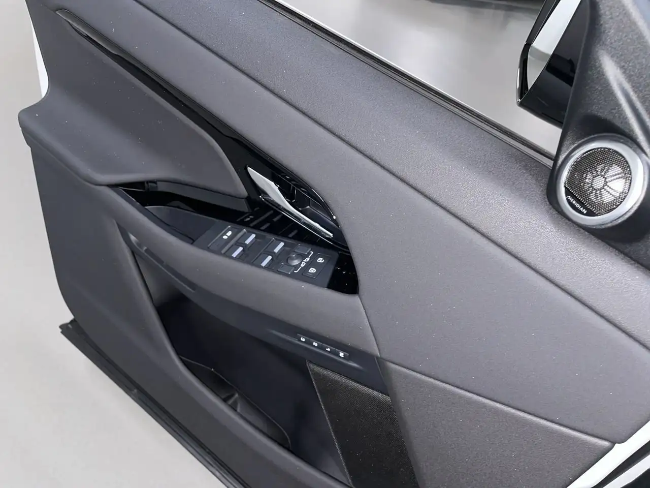 Land Rover Range Rover Evoque - Image 21