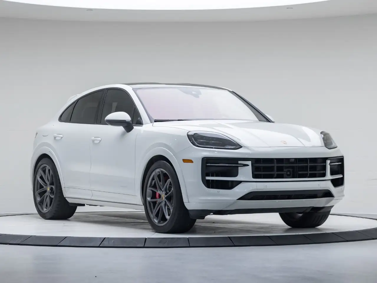 Porsche Cayenne - Image 13