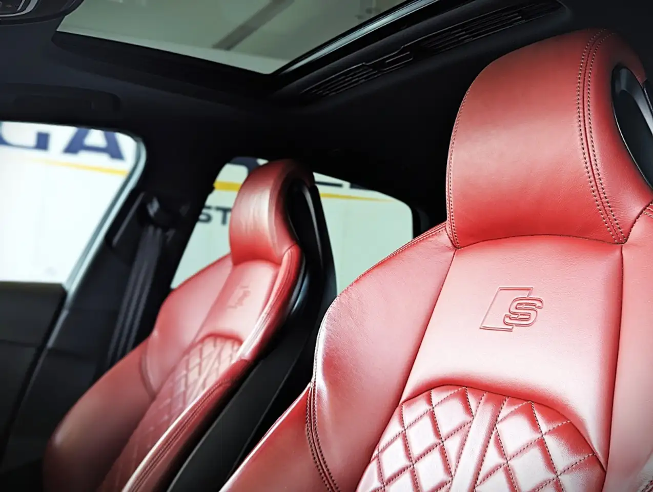 Audi S4 - Image 13