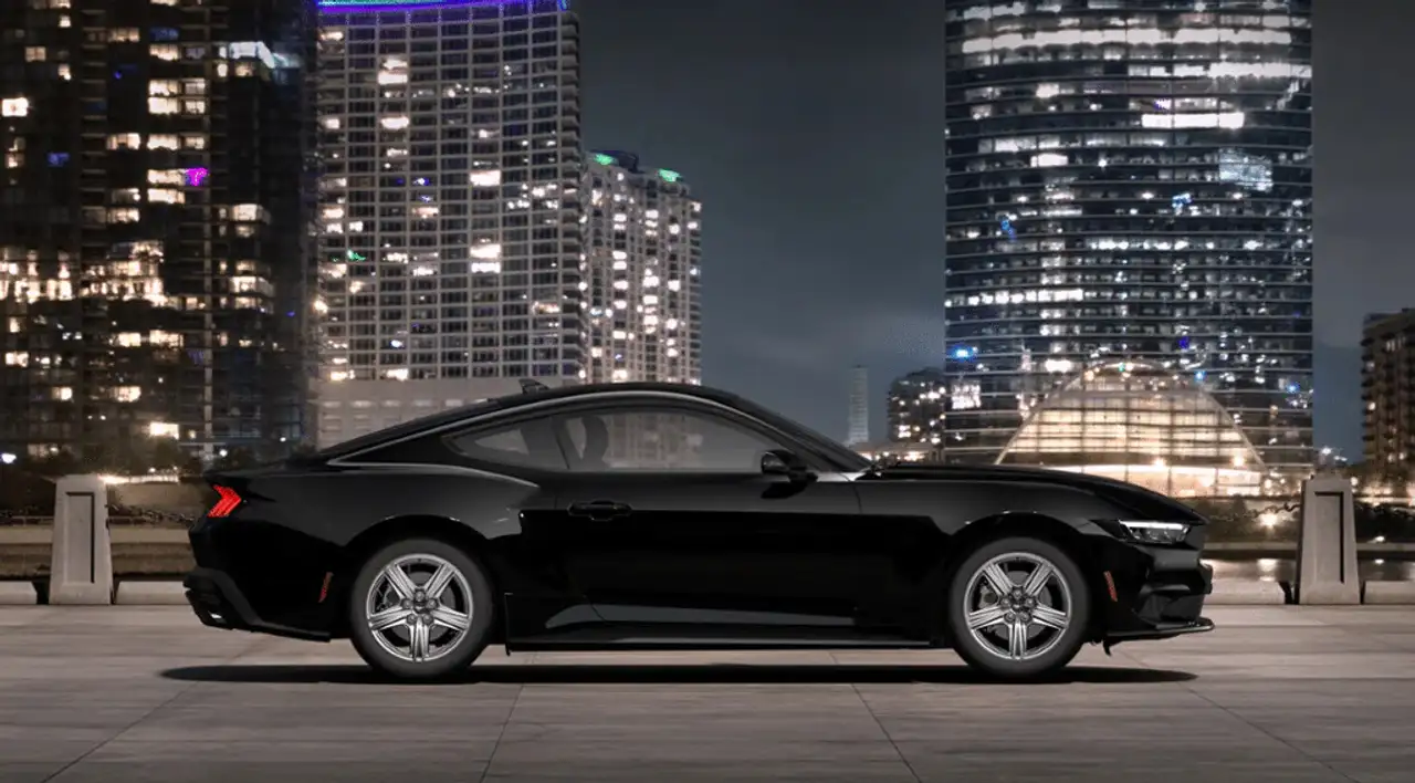 Ford Mustang - Image 5