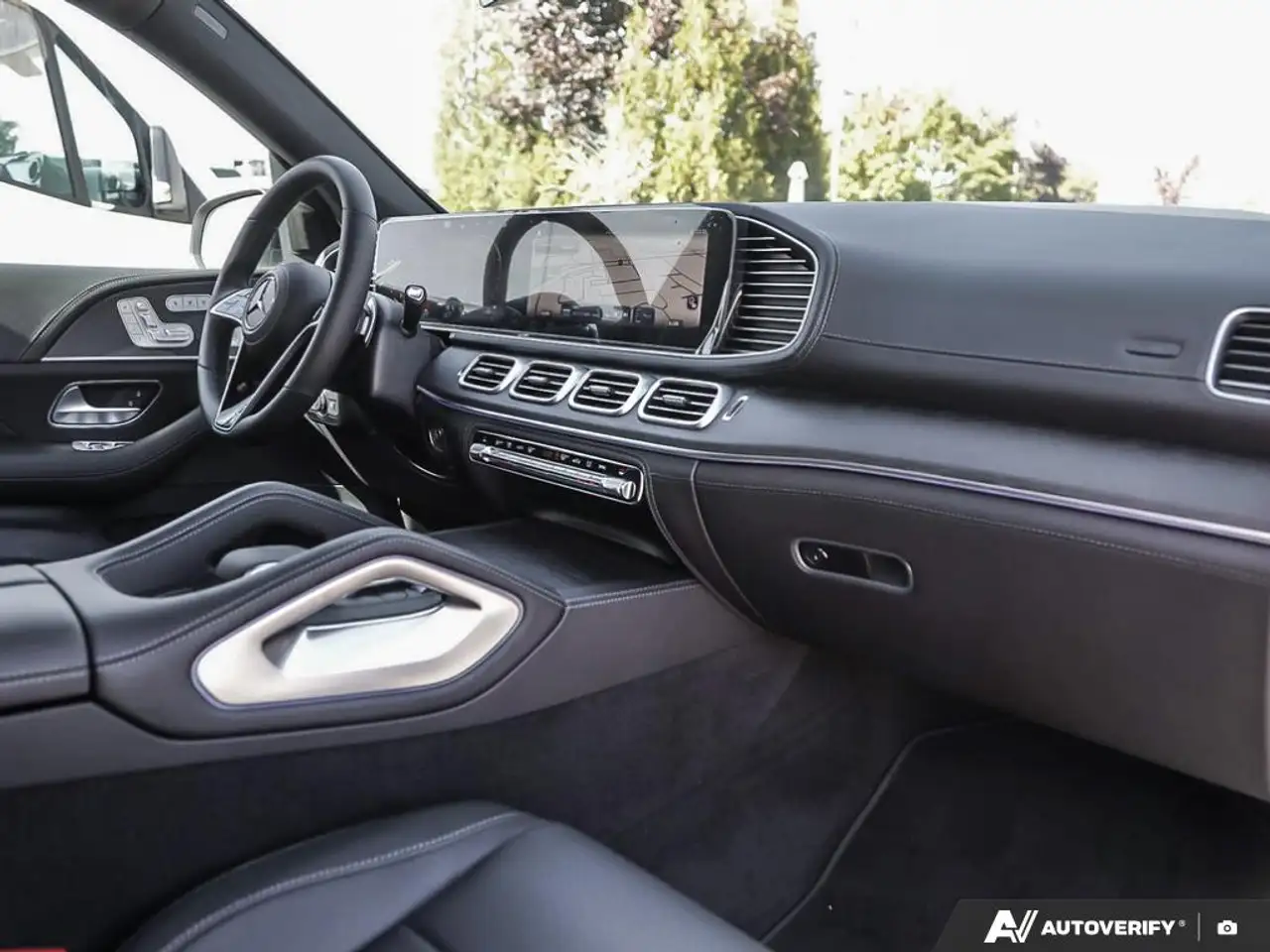 Mercedes-Benz GLE - Image 23