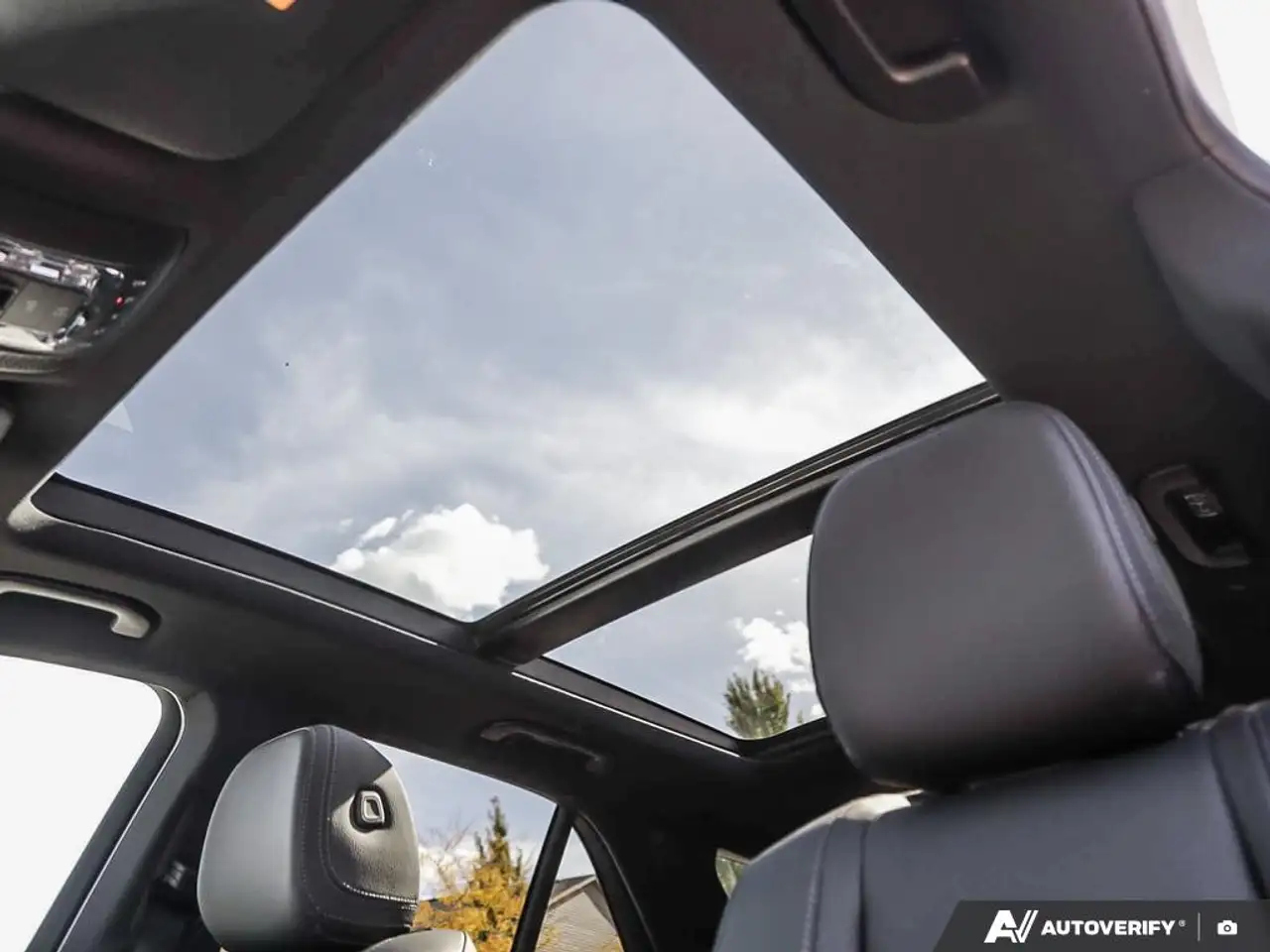 Mercedes-Benz GLE - Image 21
