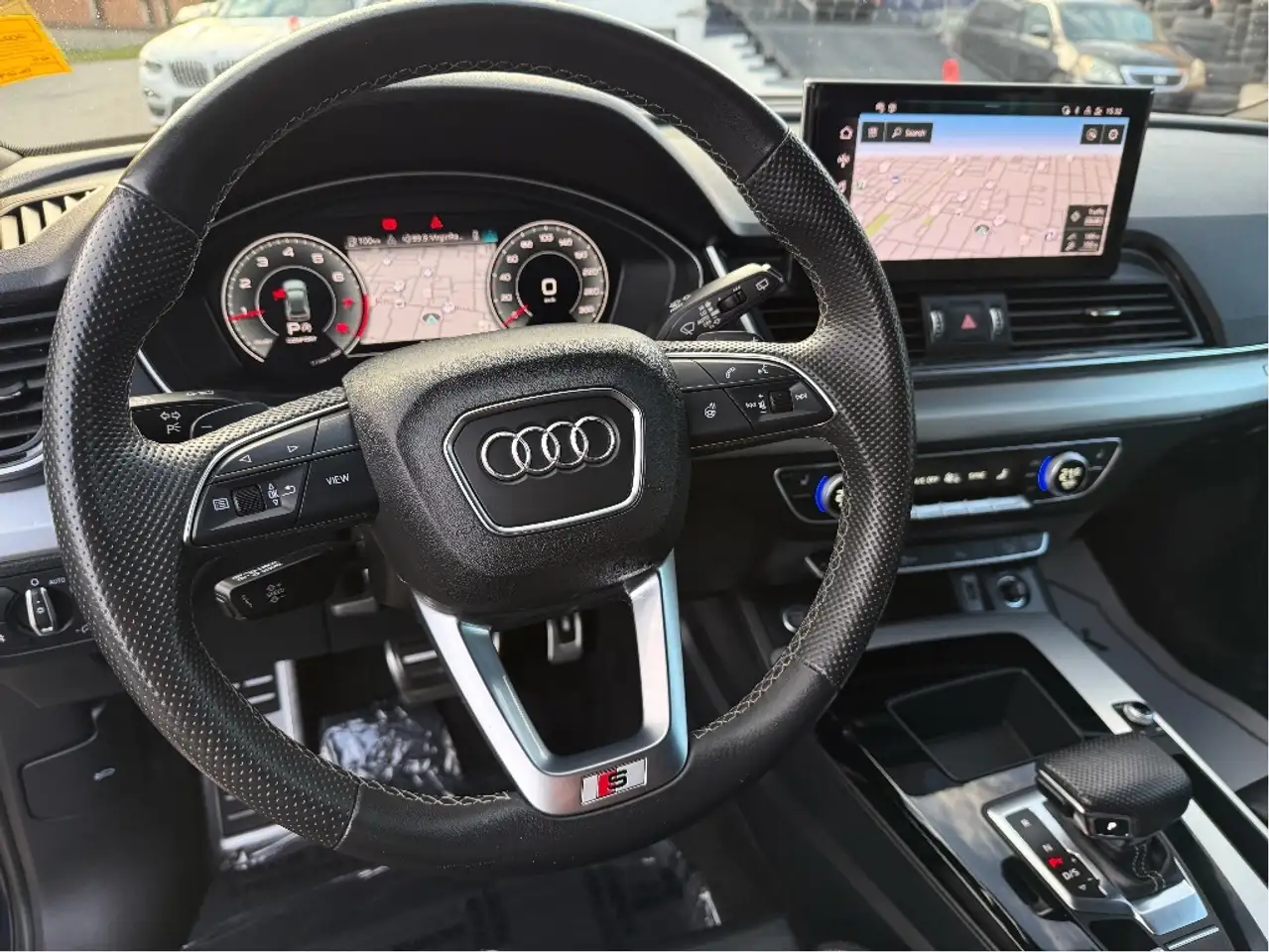 Audi Q5 - Image 13