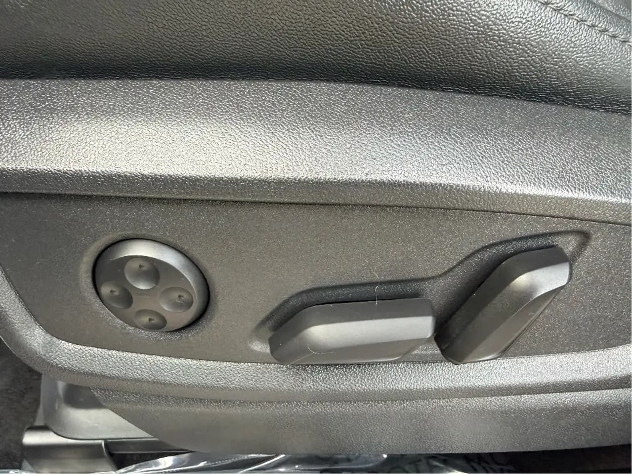 Audi Q5 - Image 12