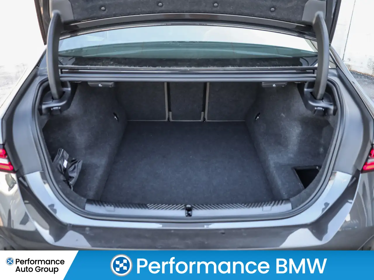 BMW 5 Series - Image 7