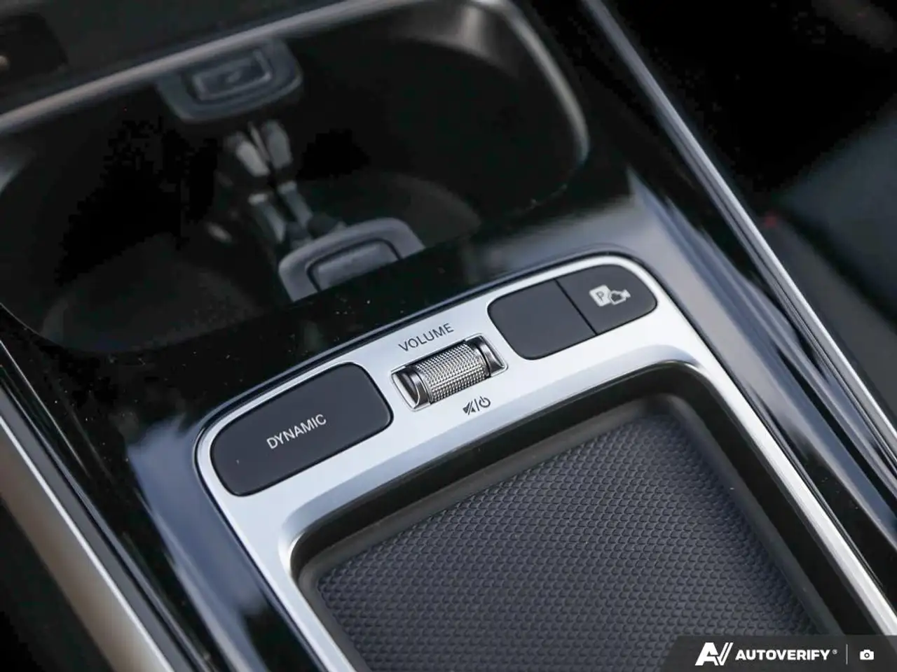 Mercedes-Benz GLB - Image 18