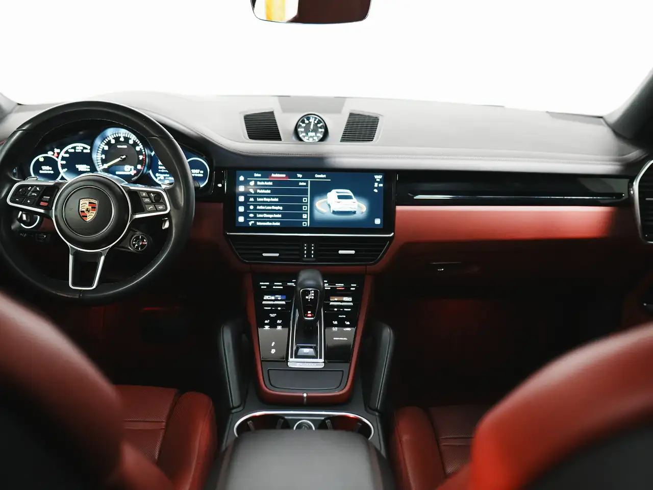 Porsche Cayenne - Image 18