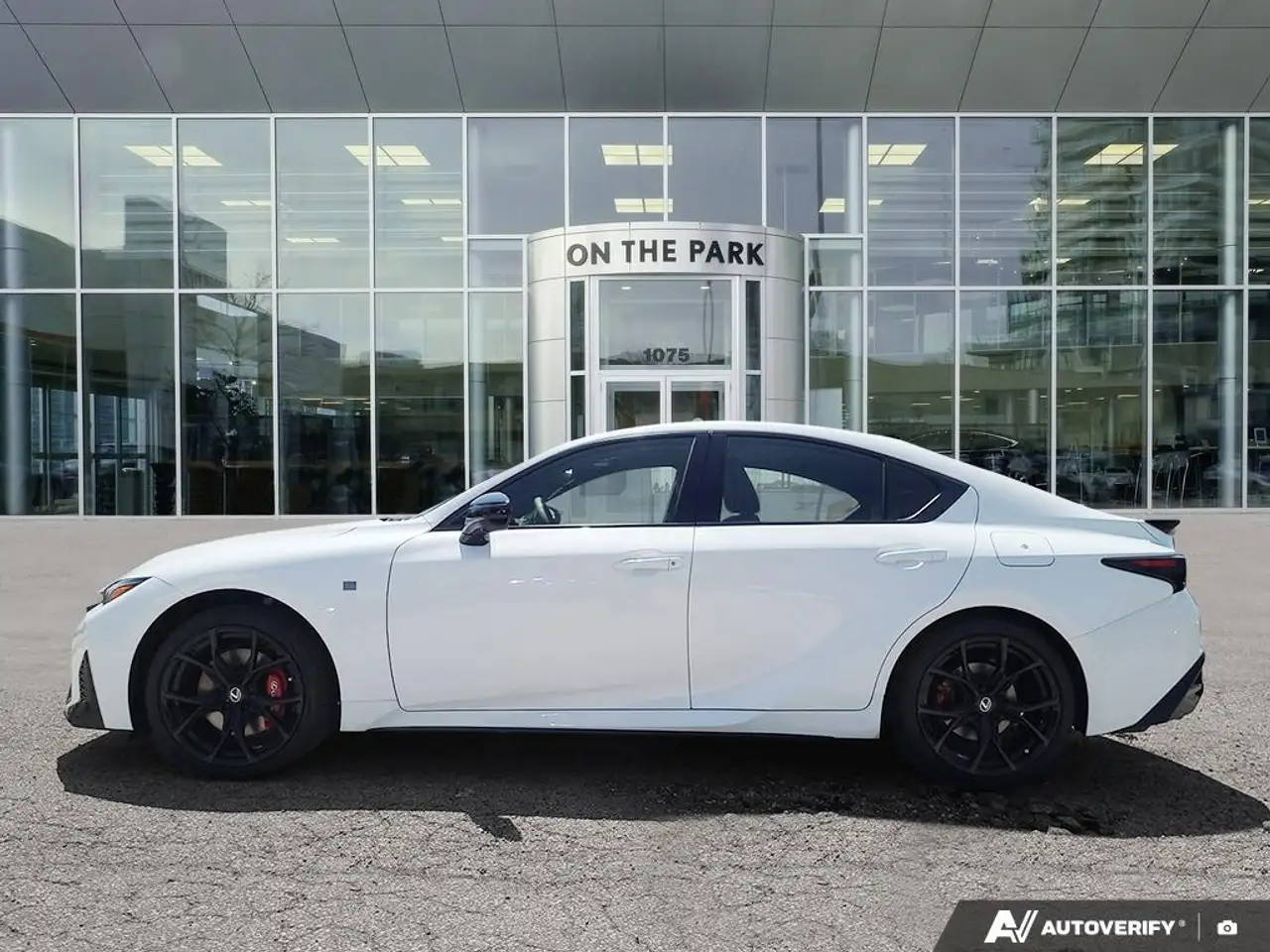 Lexus IS - Image 4