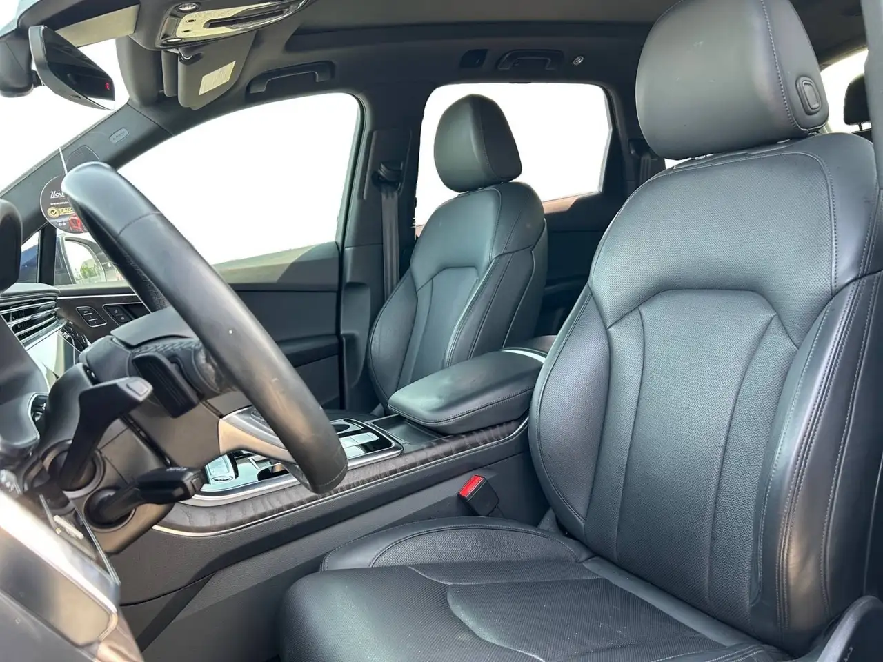 Audi Q7 - Image 10