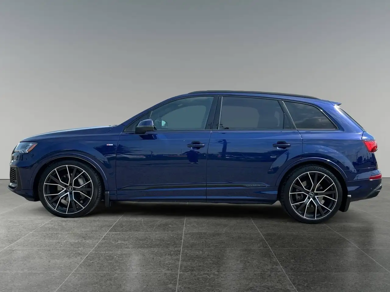 Audi Q7 - Image 2