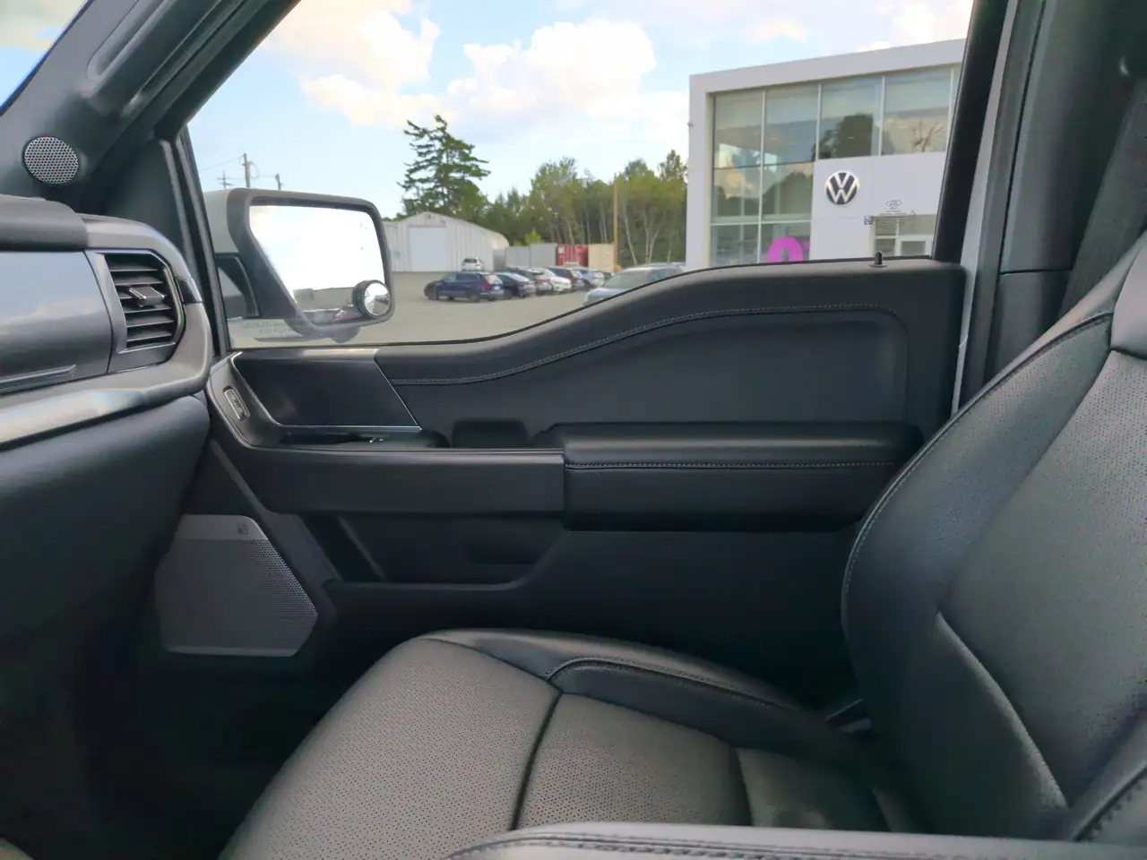 Ford F-150 - Image 21