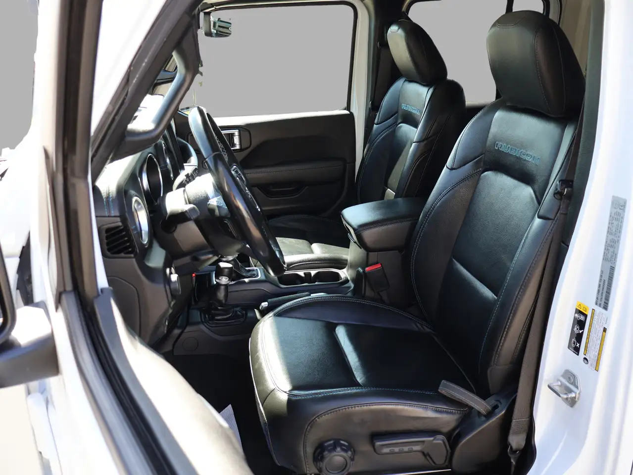 Jeep Wrangler - Image 14