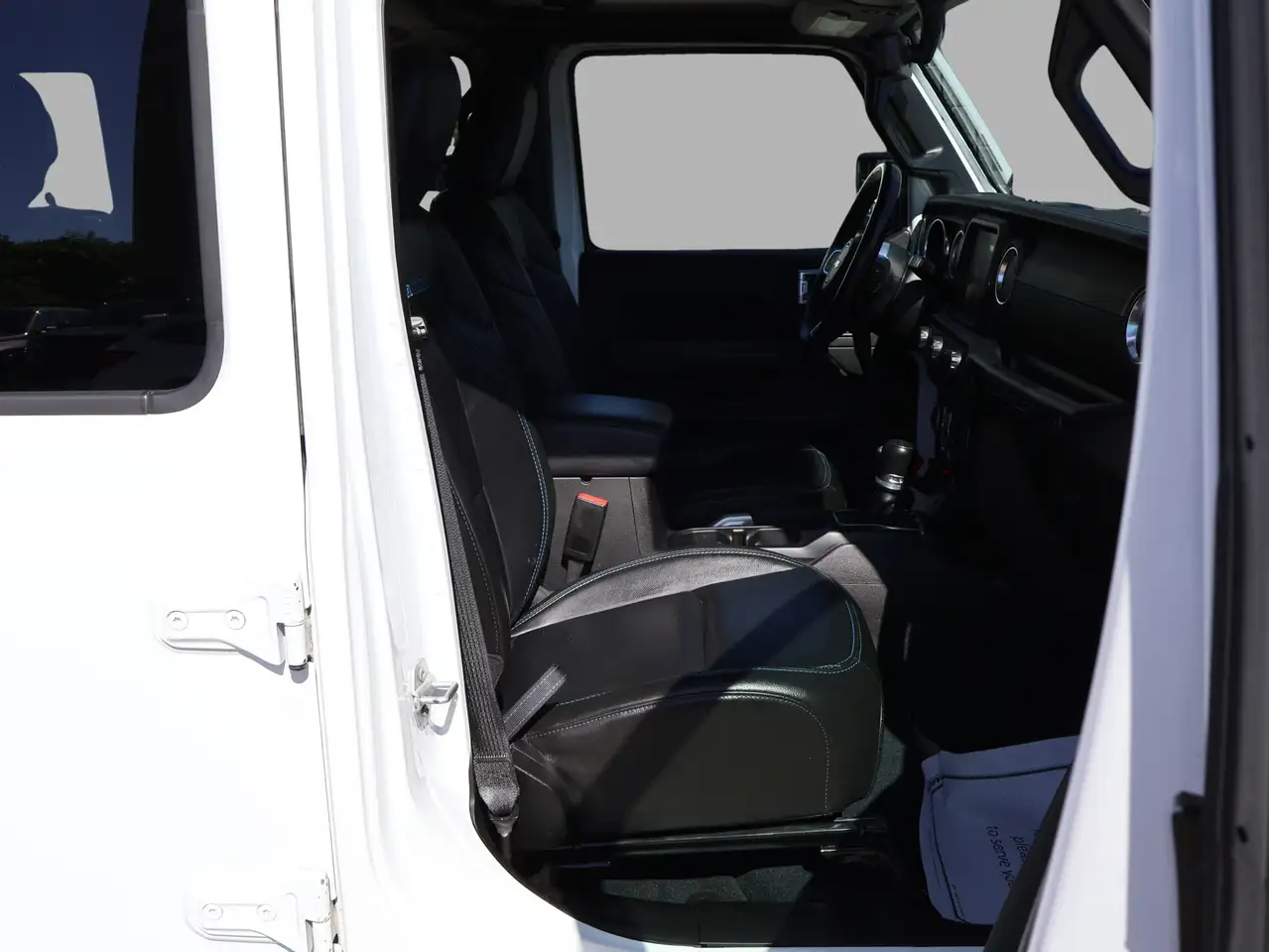 Jeep Wrangler - Image 18