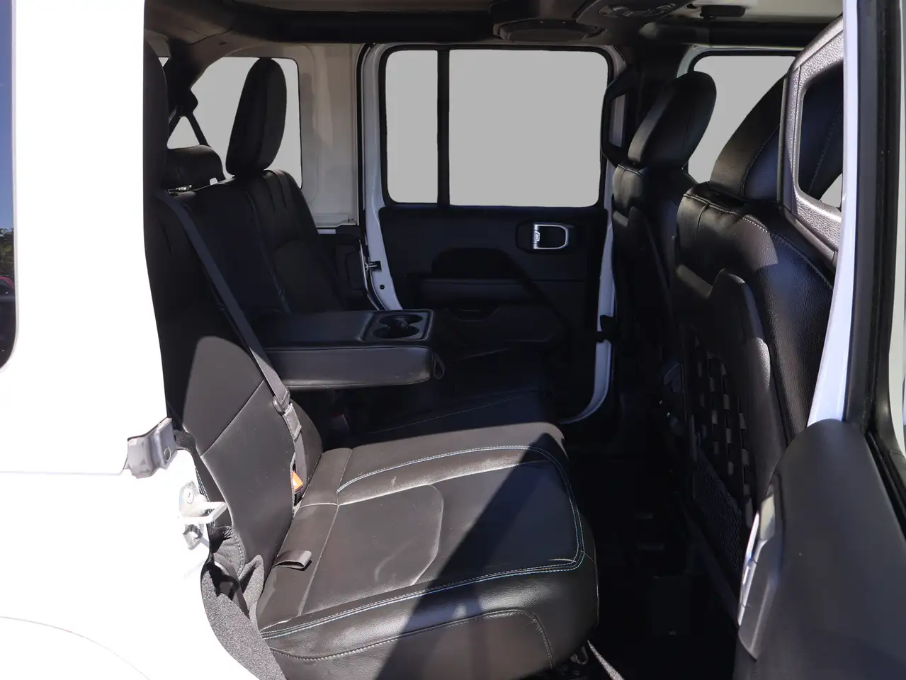 Jeep Wrangler - Image 17