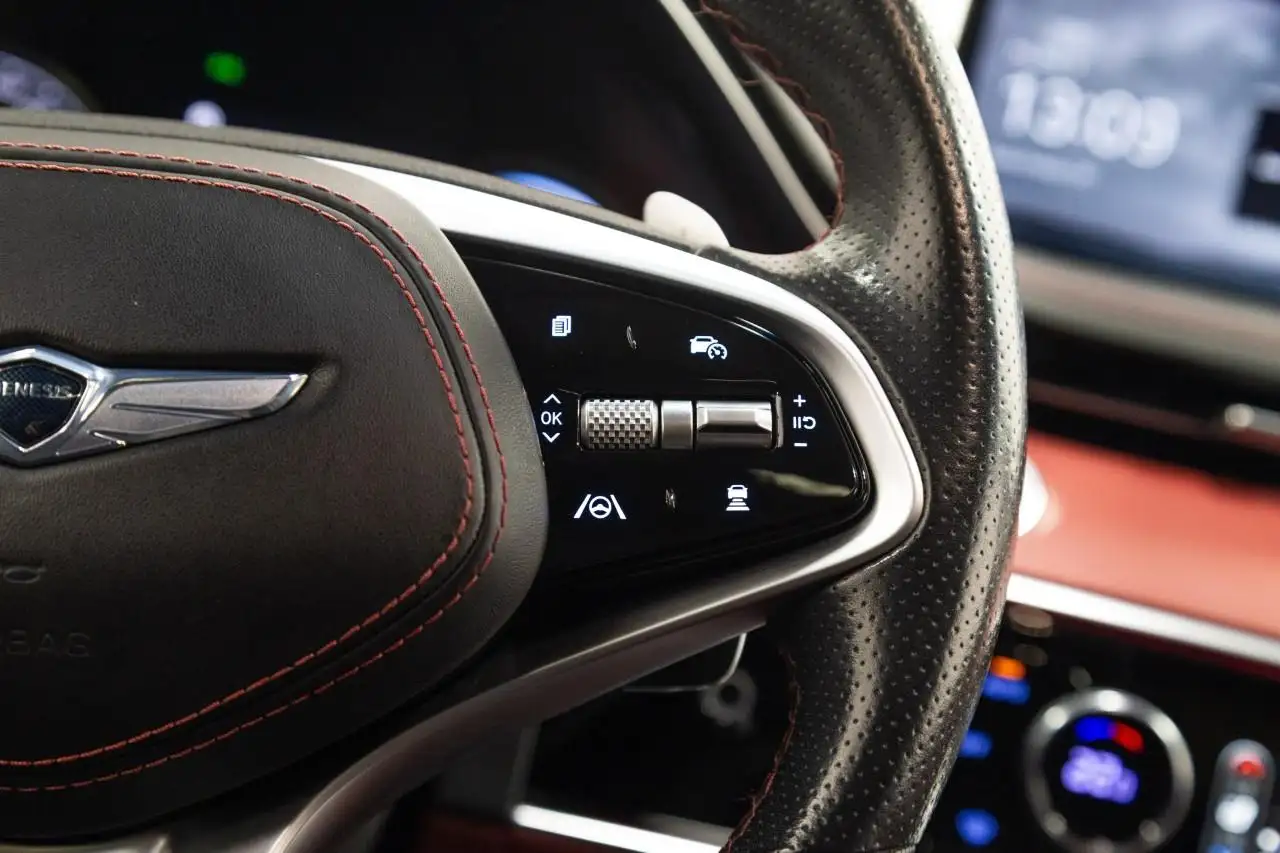 Genesis GV70 - Image 15