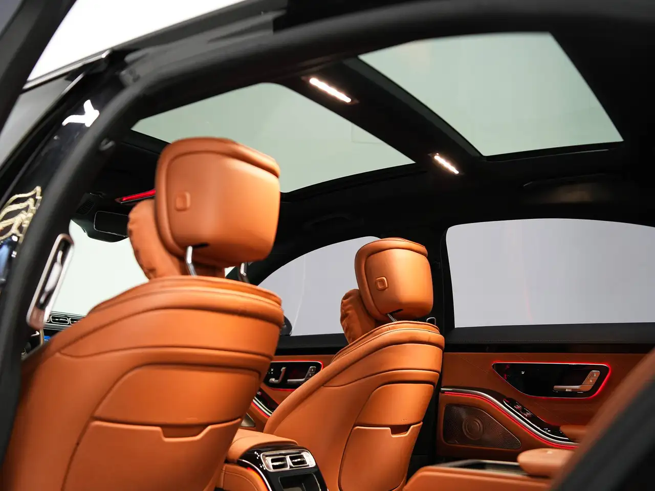 Mercedes-Benz S-Class - Image 9