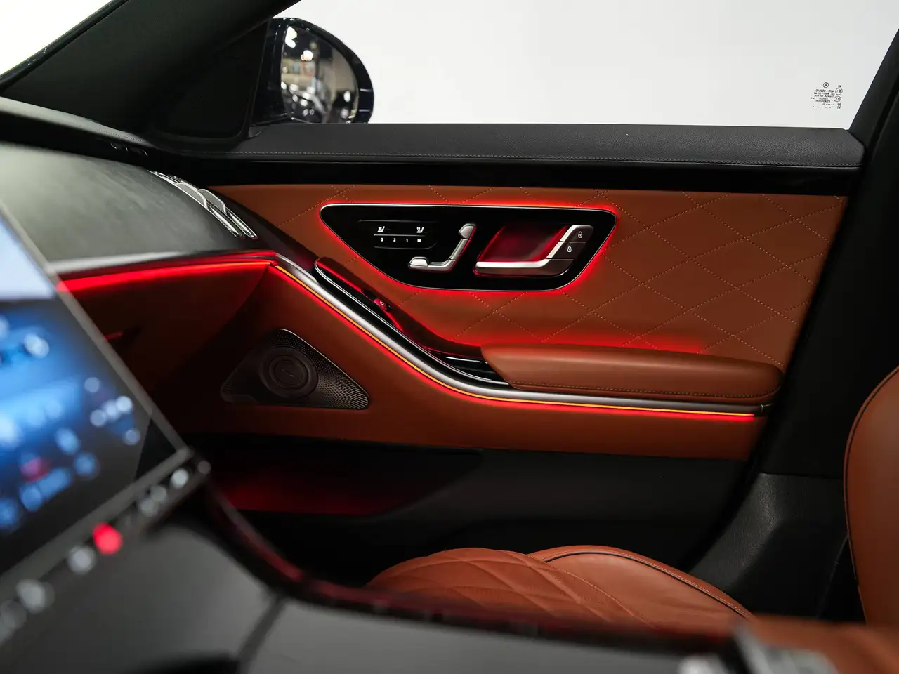 Mercedes-Benz S-Class - Image 12