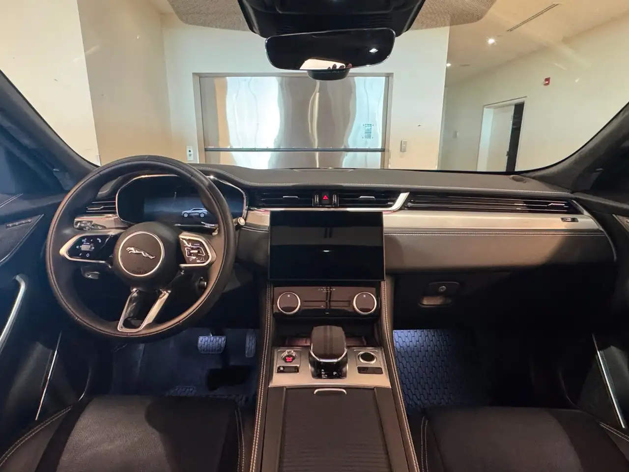 Jaguar F-Pace - Image 15