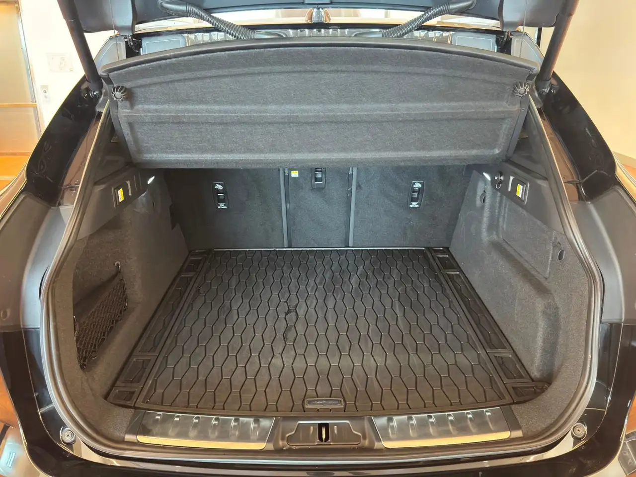 Jaguar F-Pace - Image 31