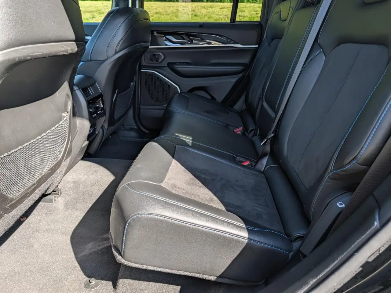 Jeep Grand Cherokee - Image 17