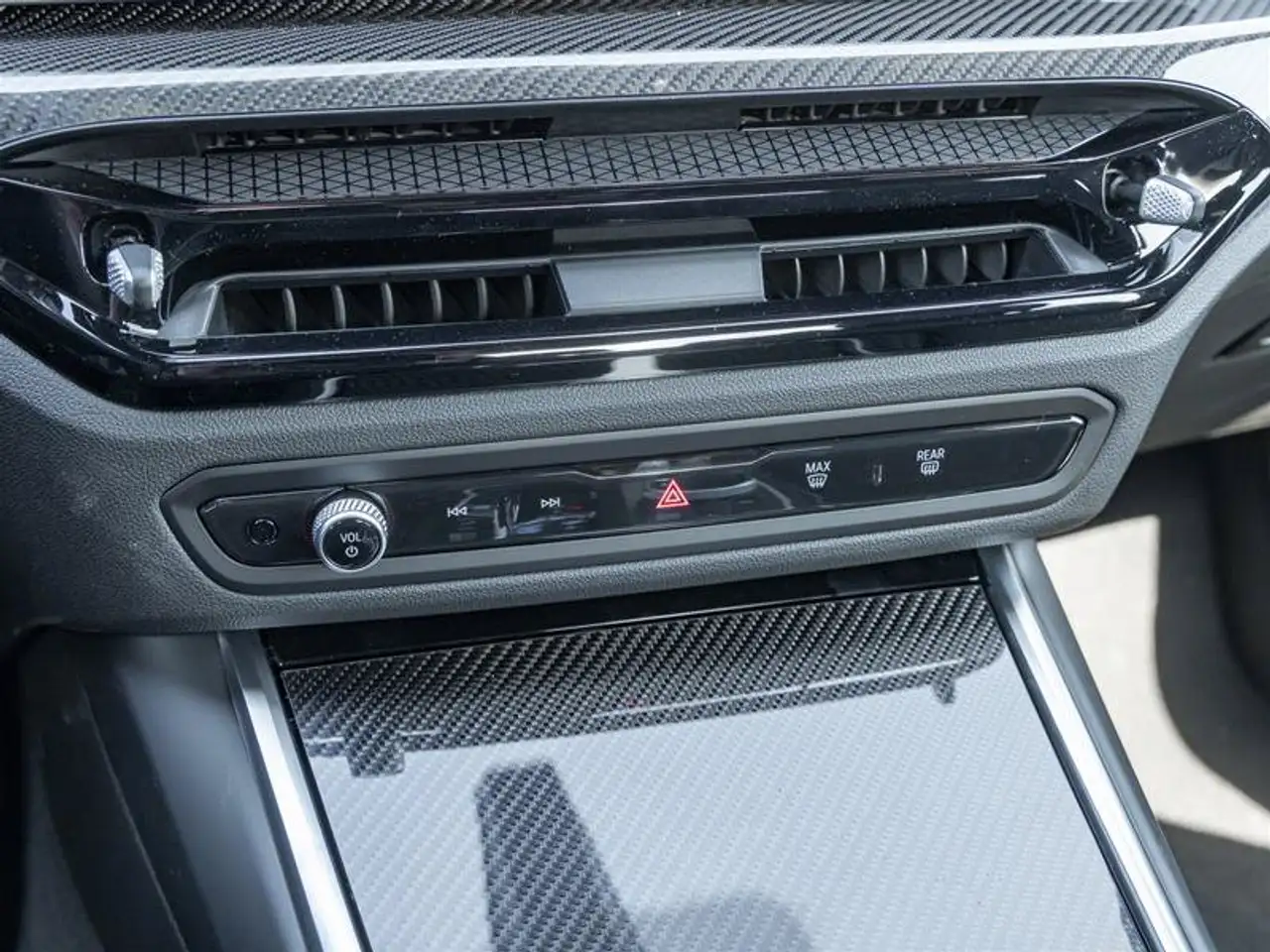 BMW 3 Series - Image 25