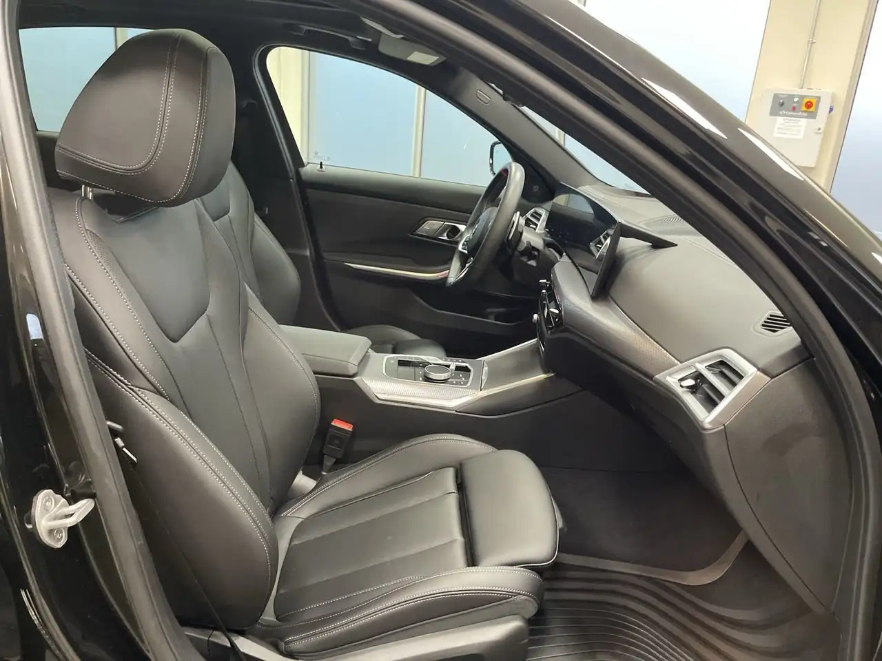 BMW 3 Series - Image 33