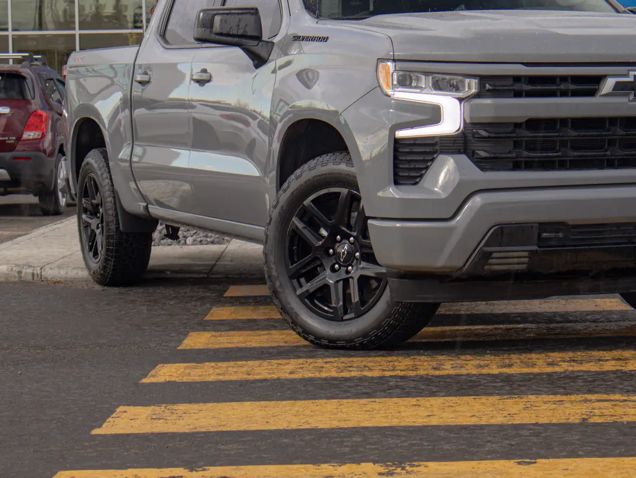 Chevrolet Silverado 1500 - Image 6