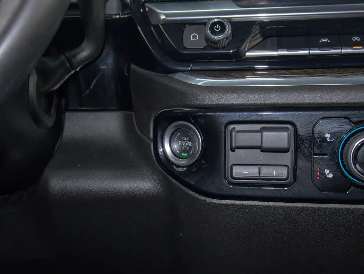 Chevrolet Silverado 1500 - Image 23