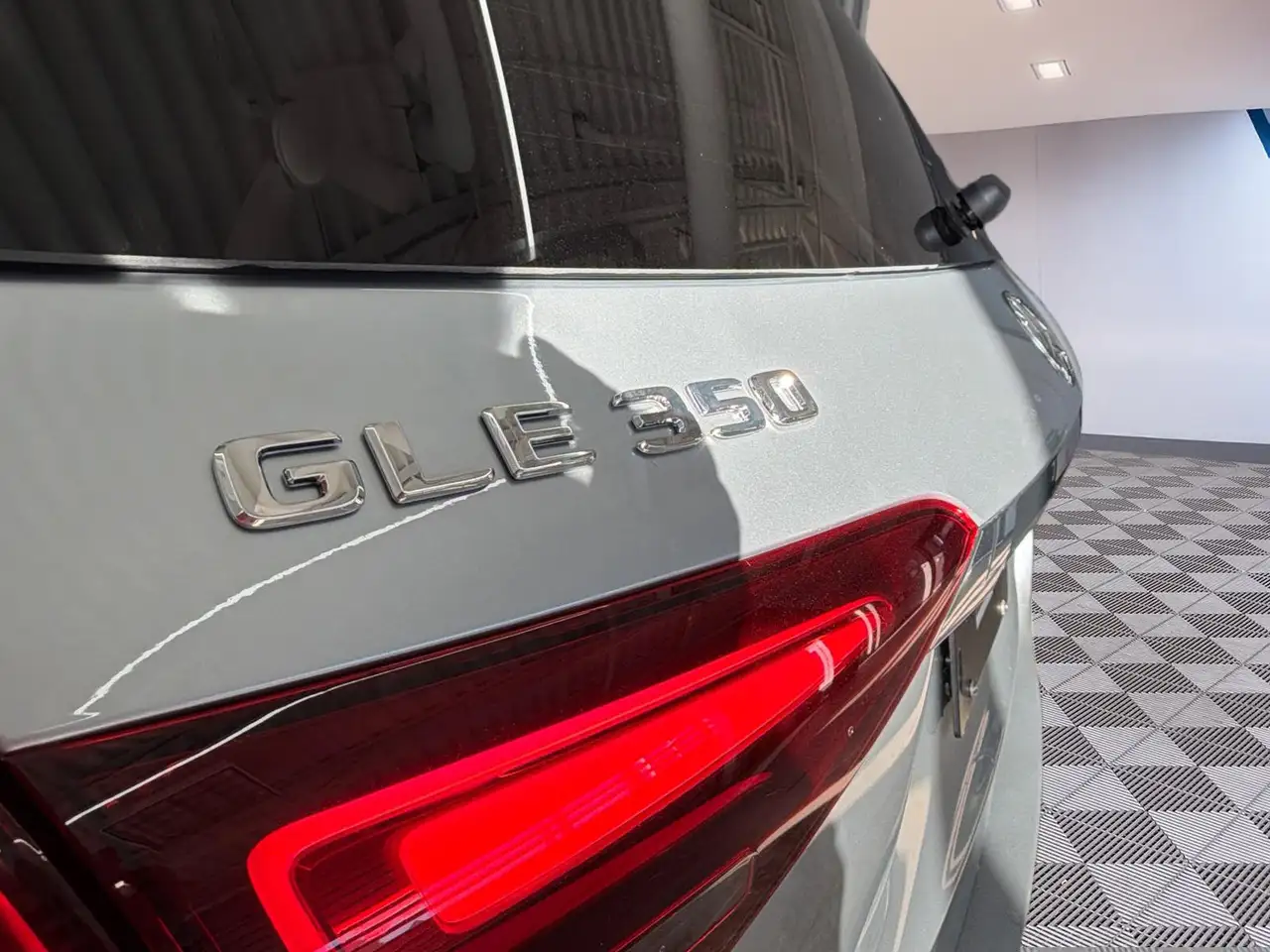 Mercedes-Benz GLE - Image 27