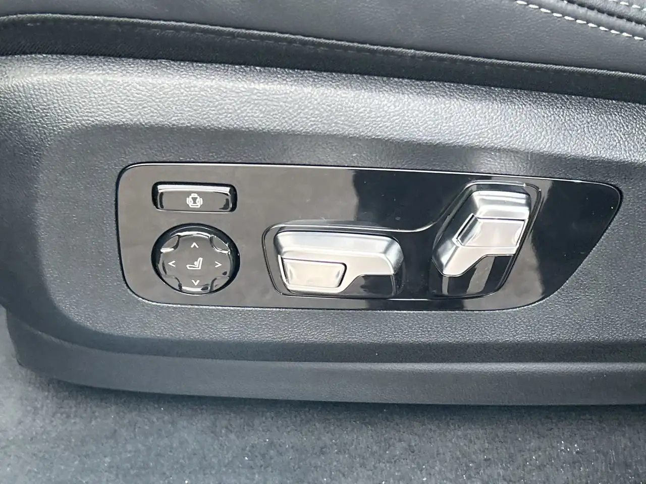BMW X7 - Image 20