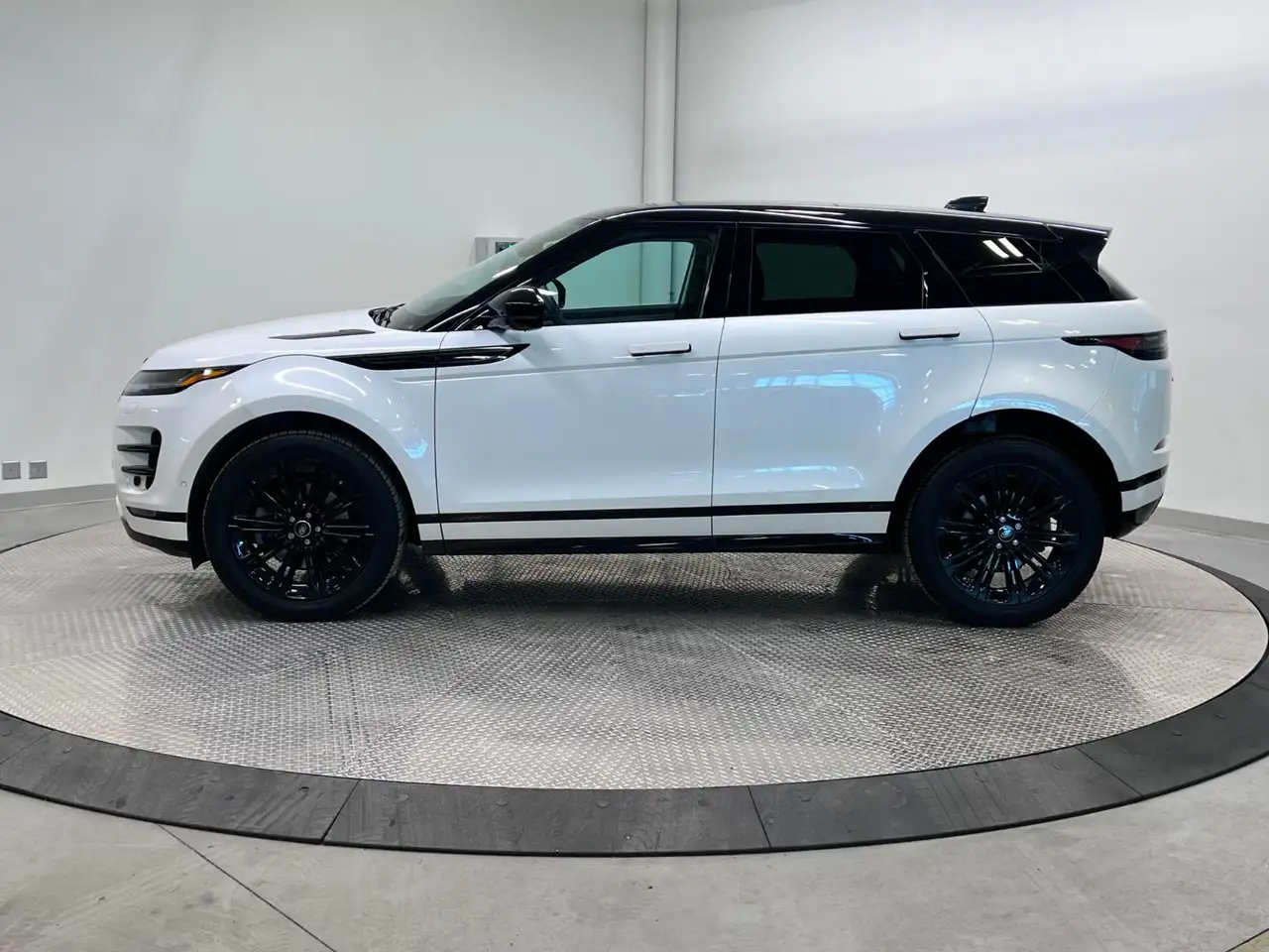 Land Rover Range Rover Evoque - Image 3