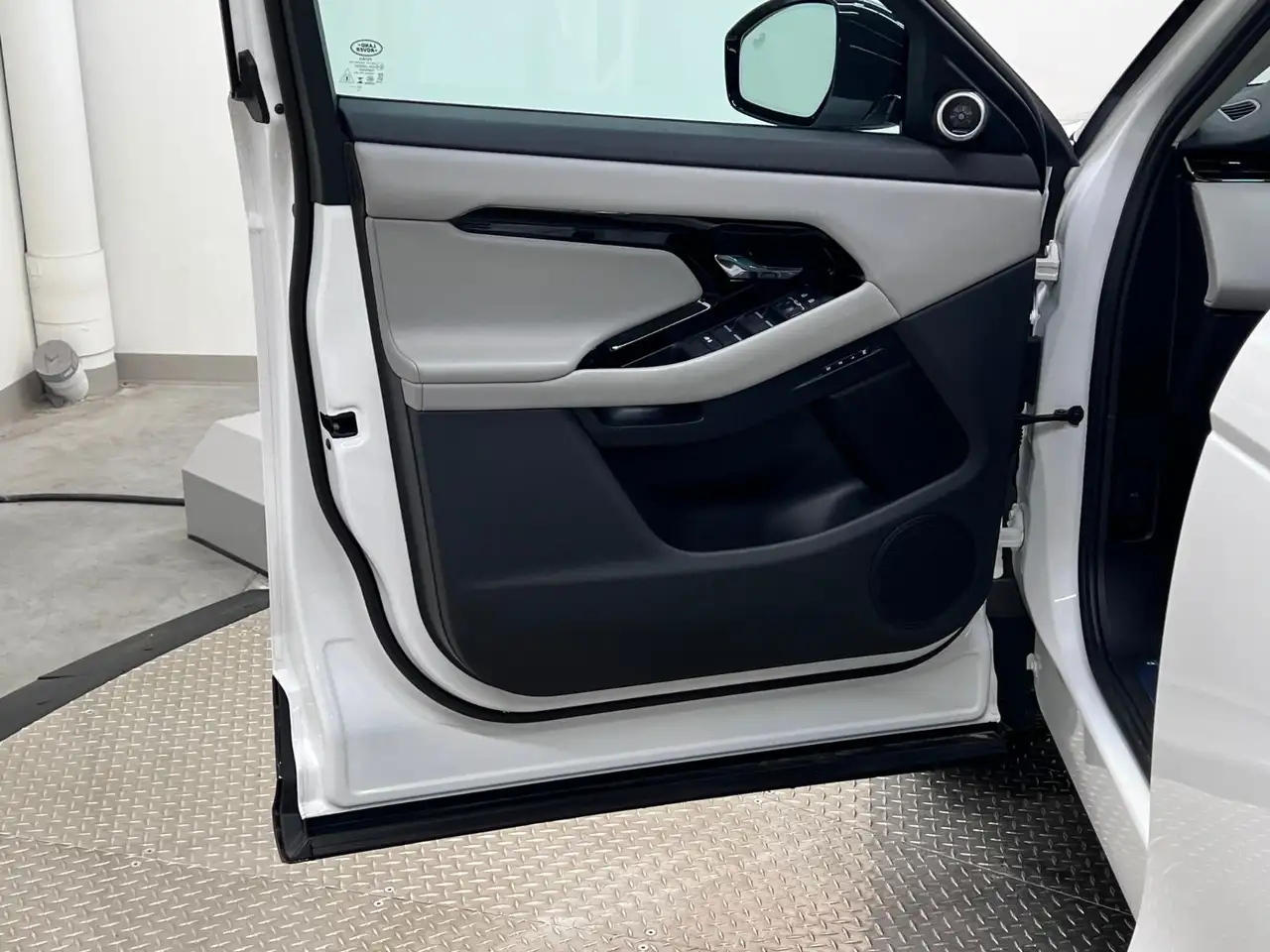 Land Rover Range Rover Evoque - Image 27