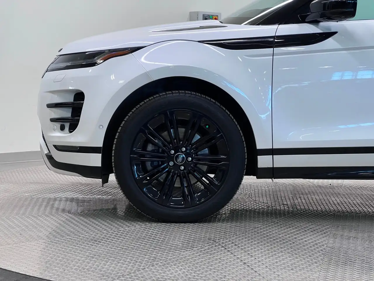 Land Rover Range Rover Evoque - Image 10