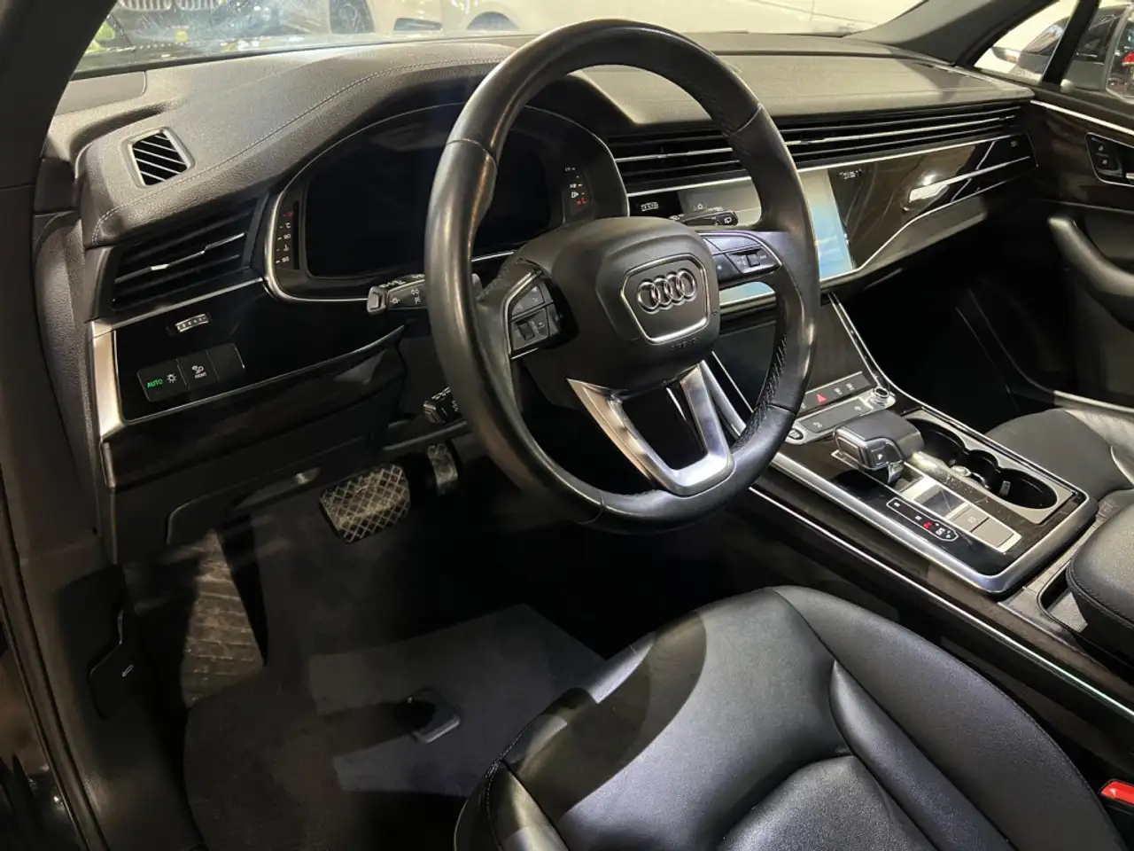 Audi Q7 - Image 22