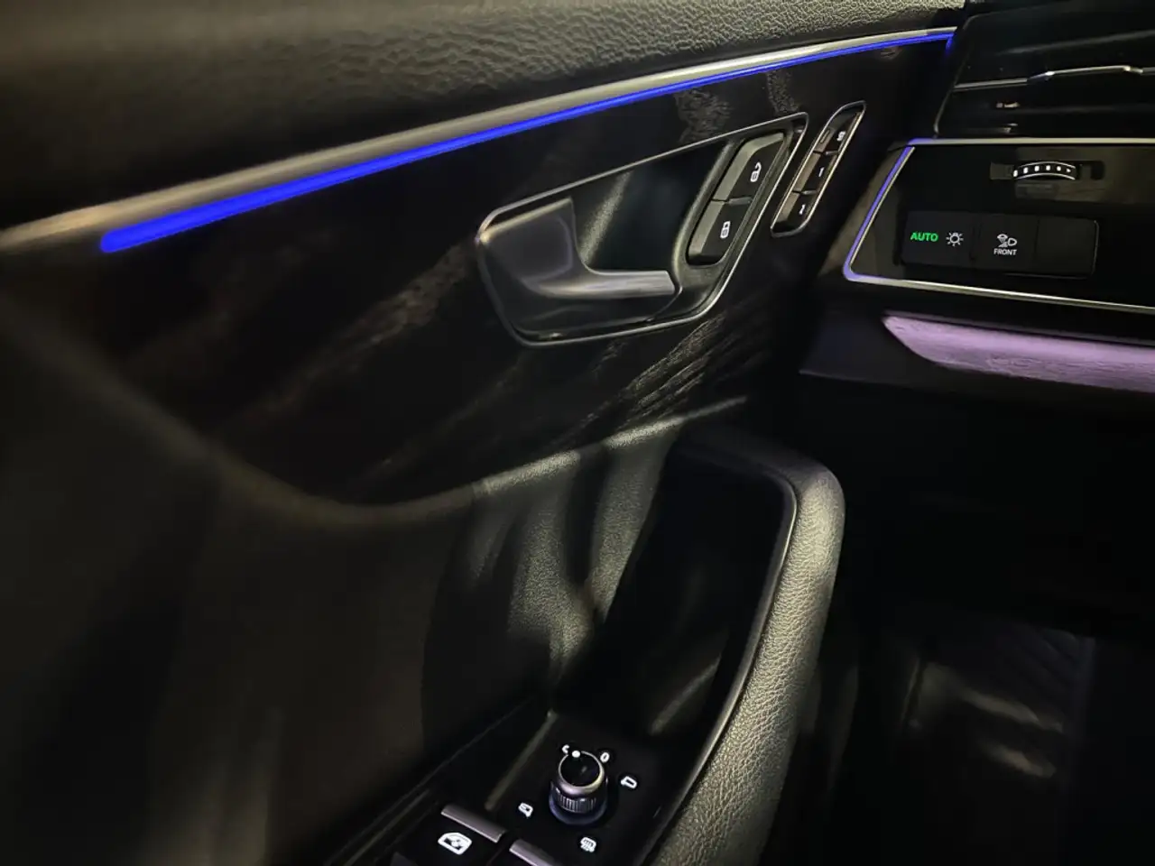 Audi Q7 - Image 40
