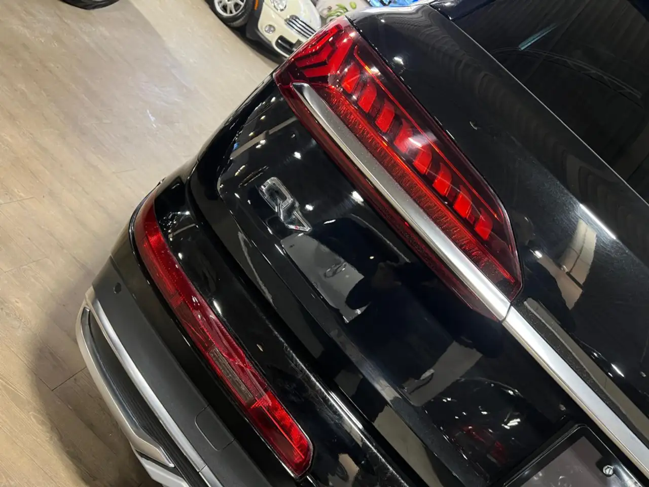 Audi Q7 - Image 14