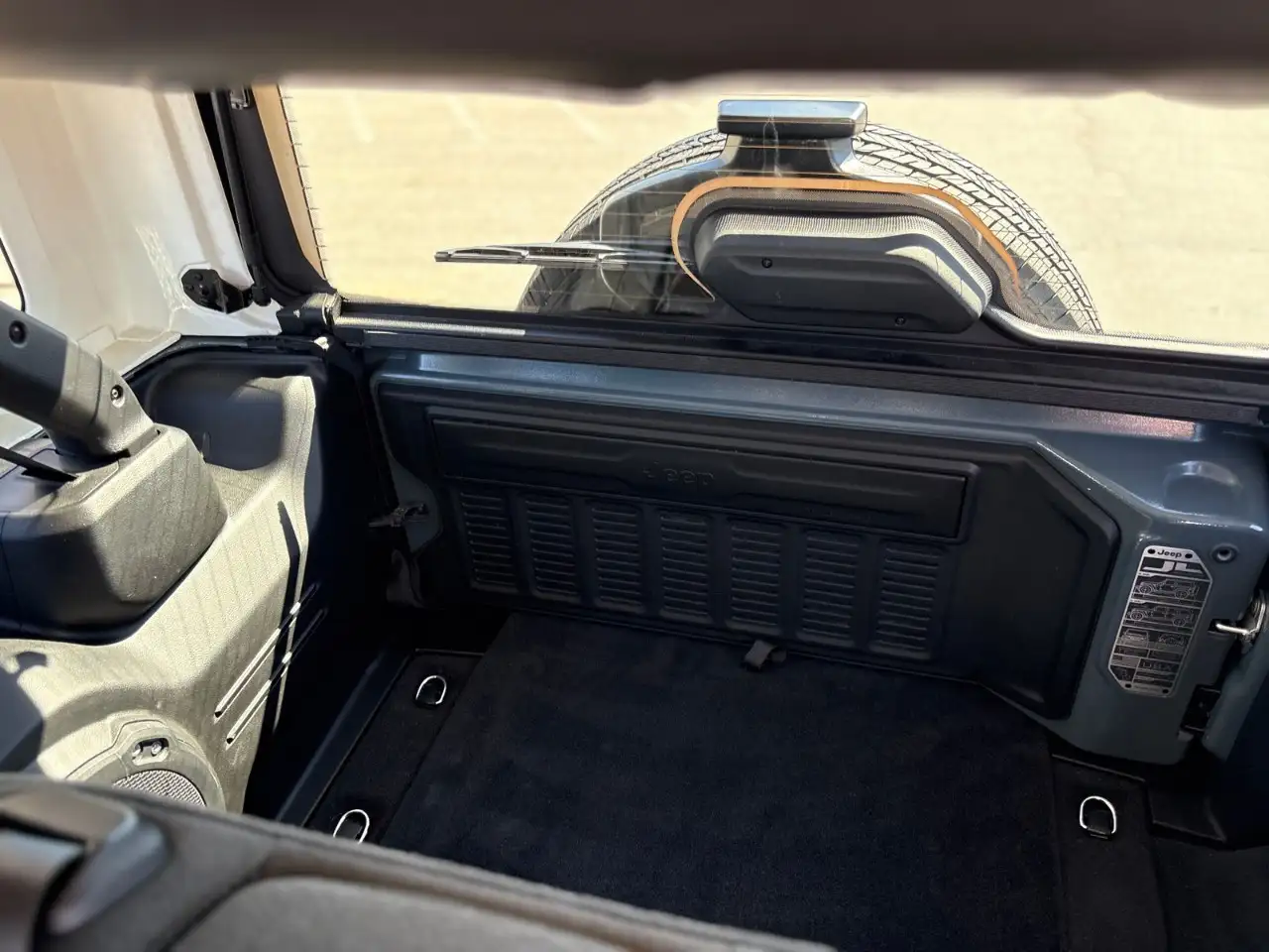 Jeep Wrangler - Image 18