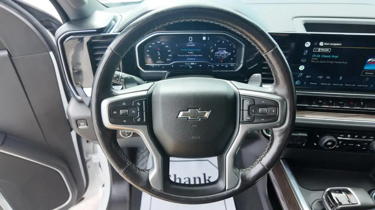 Chevrolet Silverado 1500 - Image 16