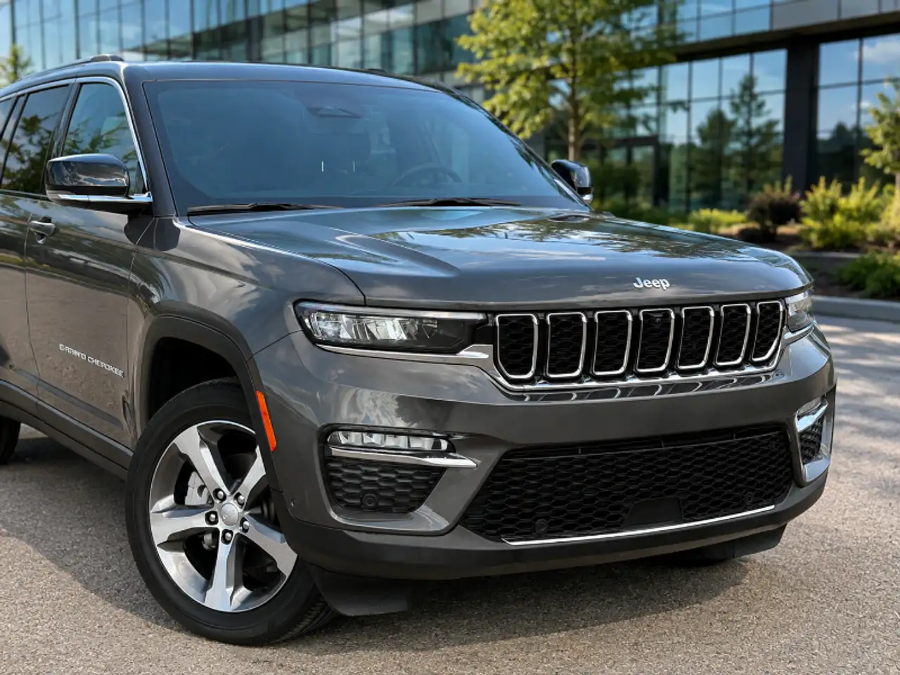 Jeep Grand Cherokee - Image 27
