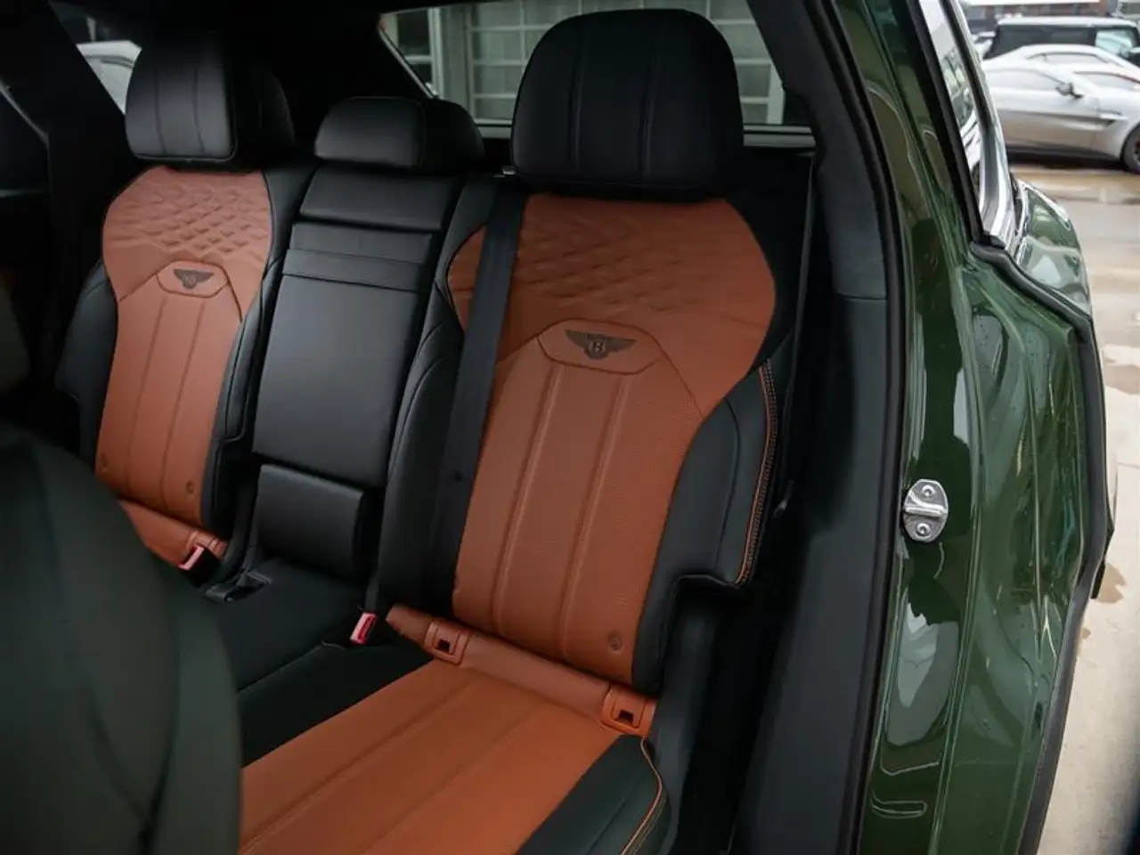 Bentley Bentayga - Image 12