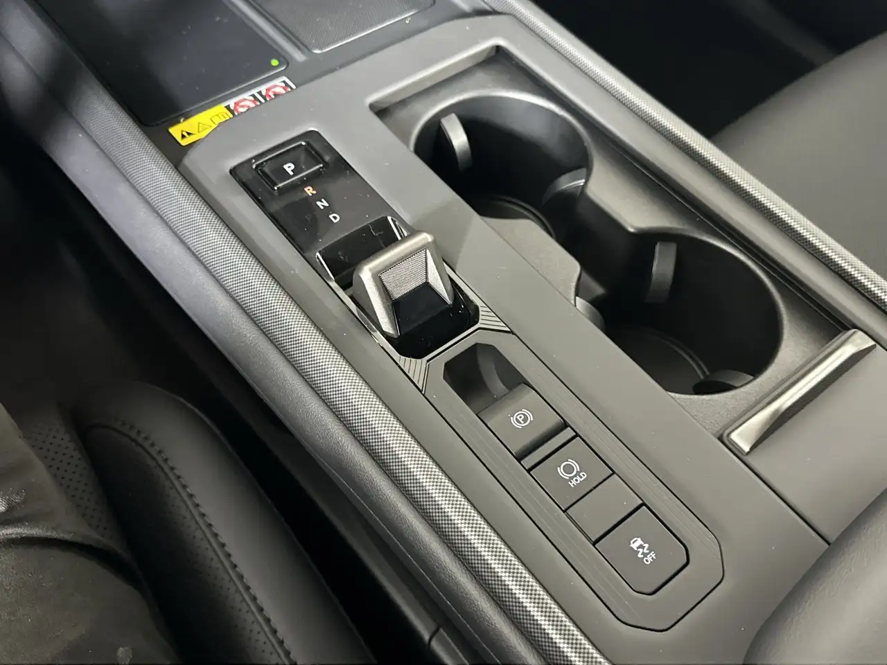 Lexus ES - Image 19