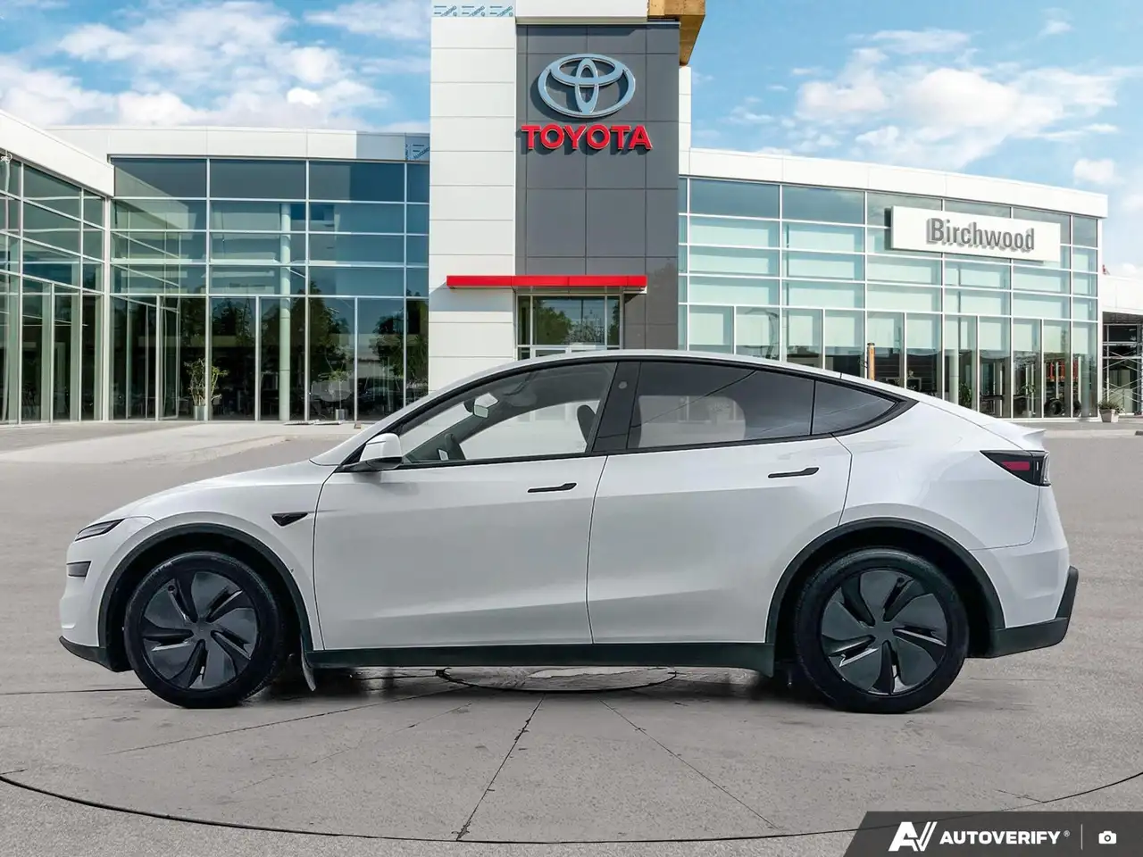 Tesla Model Y - Image 4