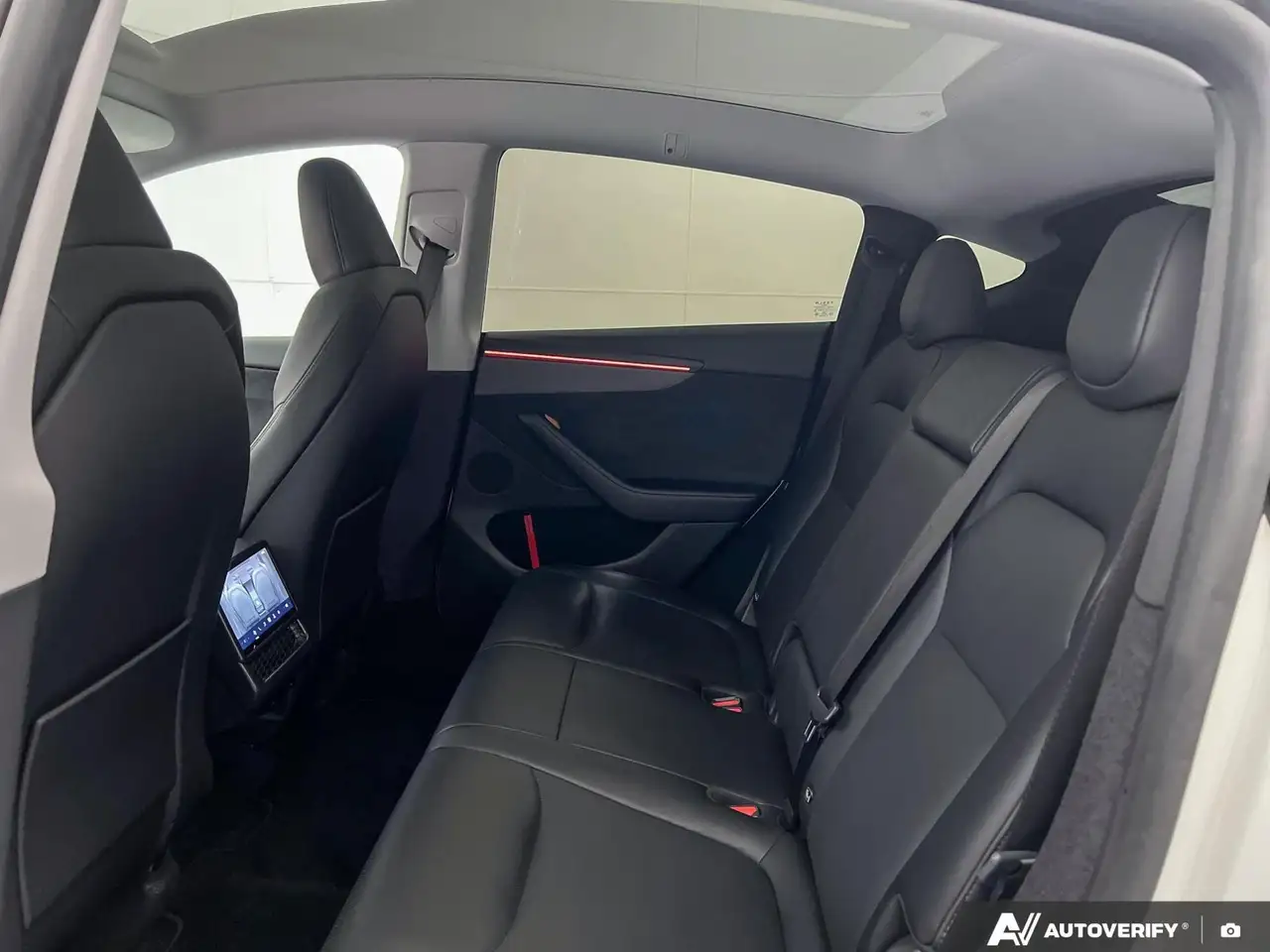 Tesla Model Y - Image 24