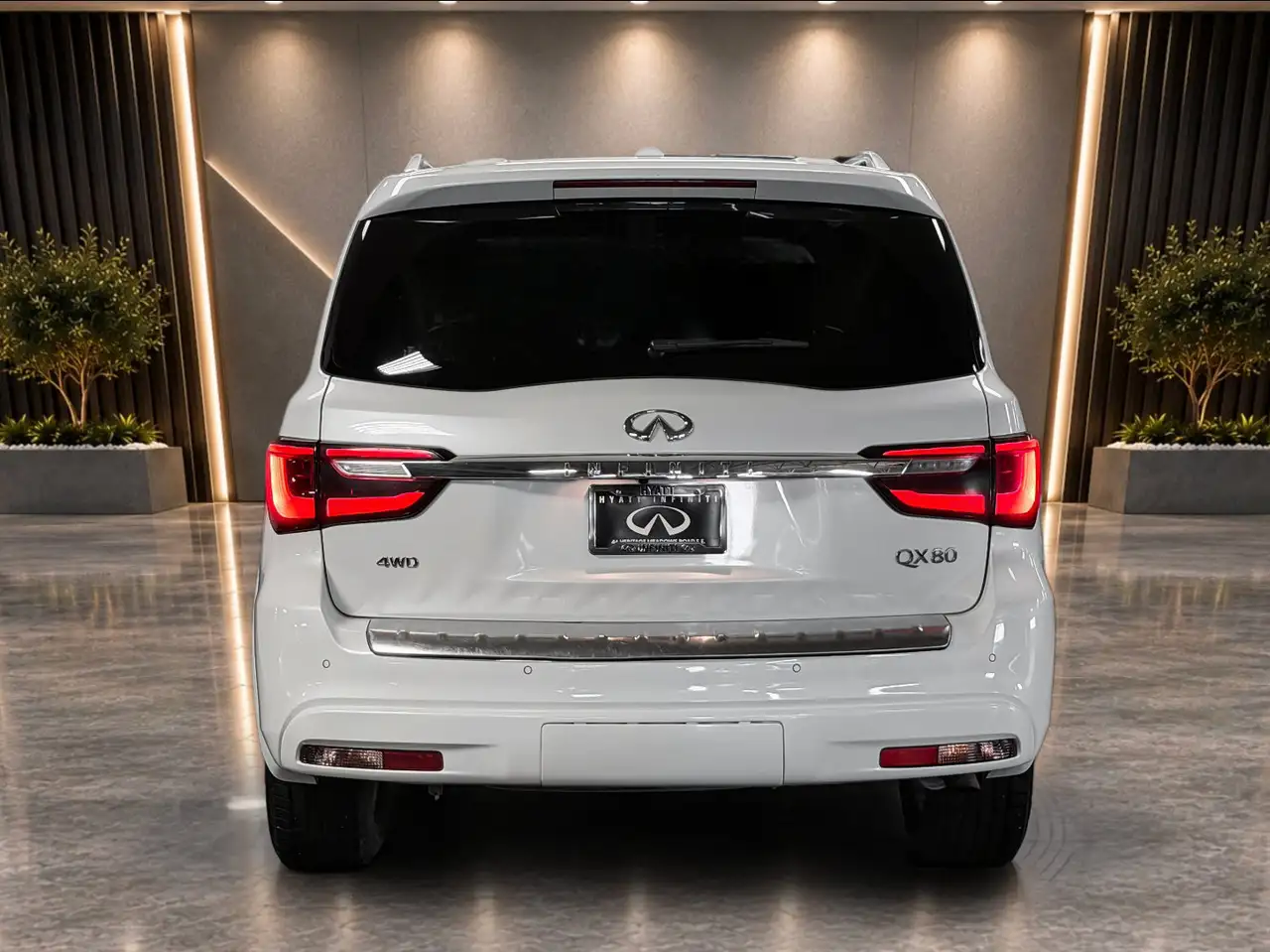 Infiniti QX80 - Image 9