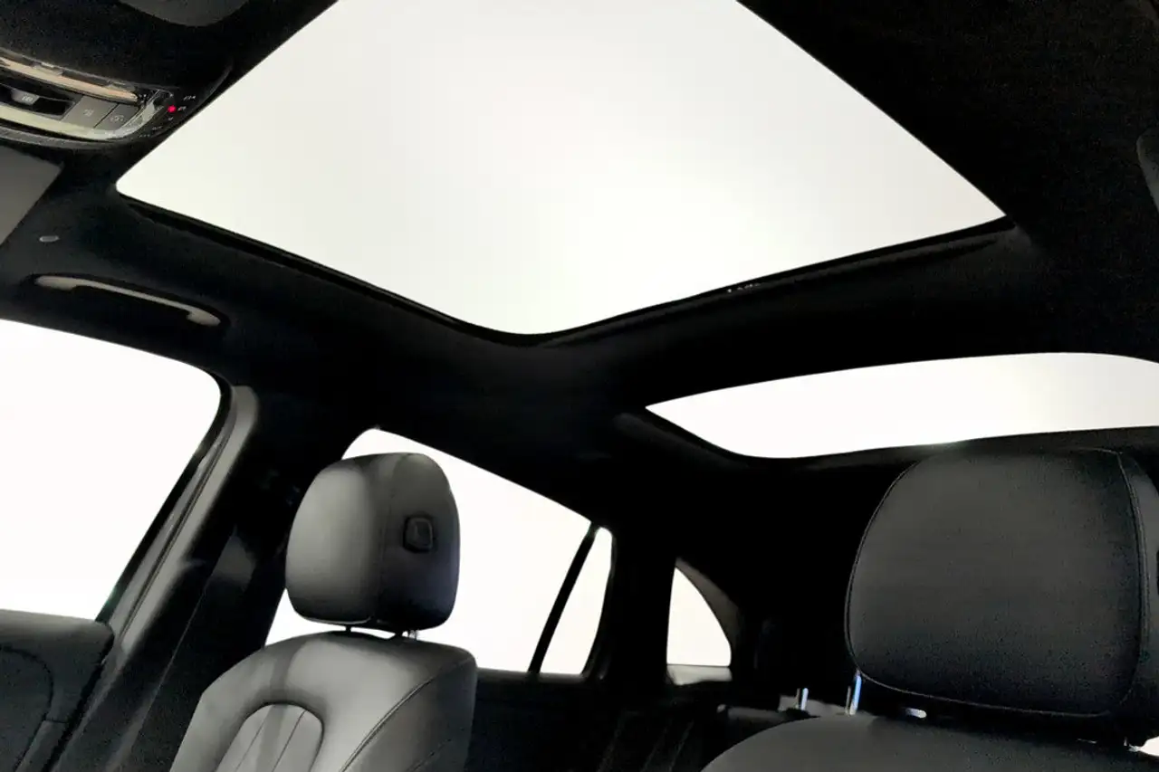 Mercedes-Benz GLA - Image 11