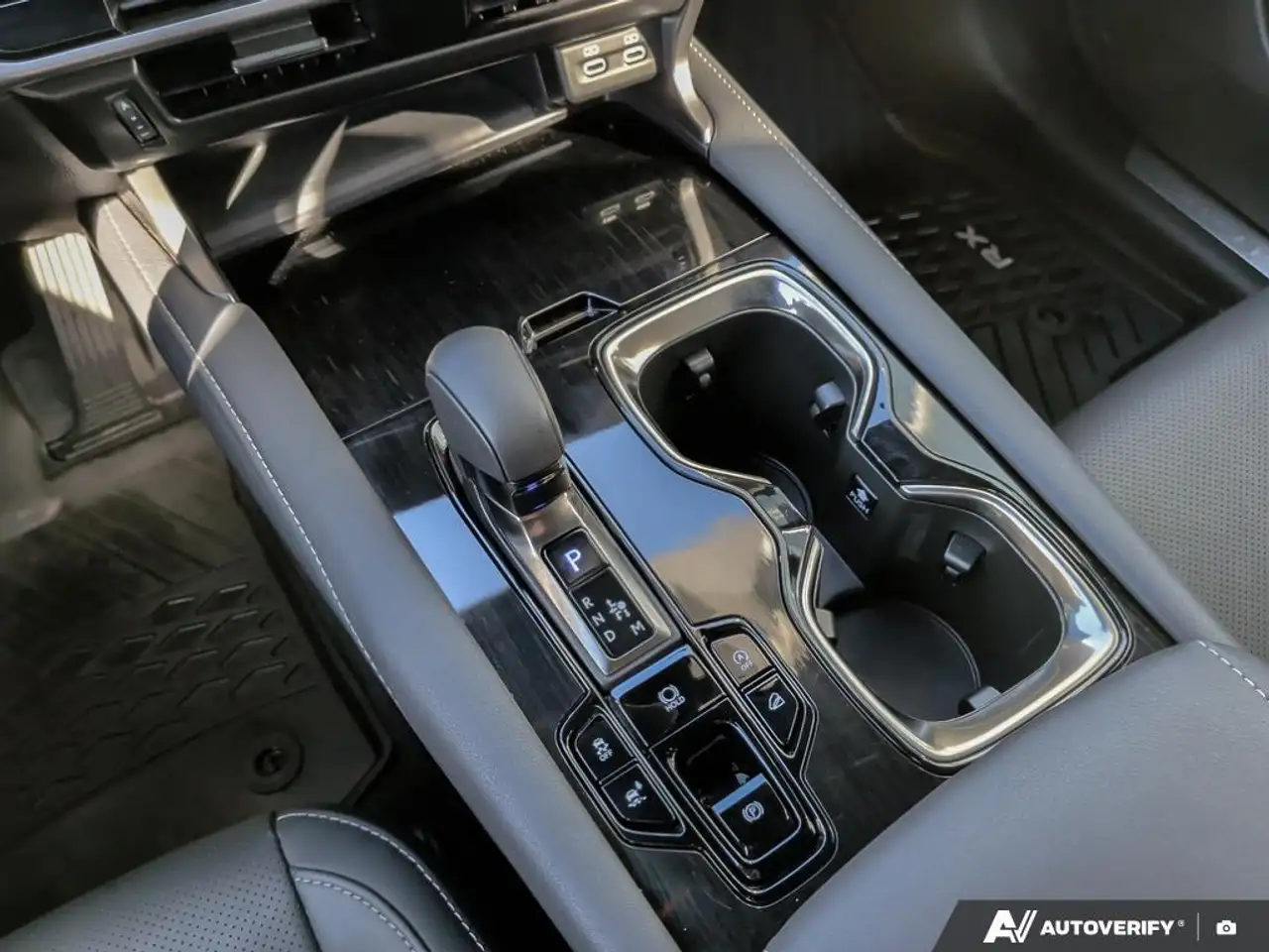 Lexus RX - Image 18
